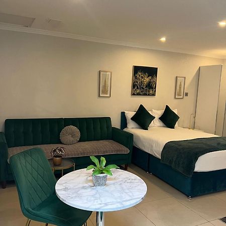 Luxury Studio Apartment Harrow on the Hill Екстер'єр фото