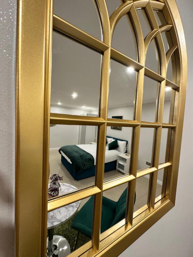 Luxury Studio Apartment Harrow on the Hill Екстер'єр фото