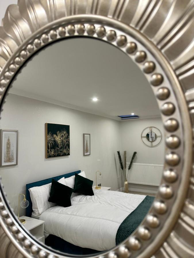 Luxury Studio Apartment Harrow on the Hill Екстер'єр фото