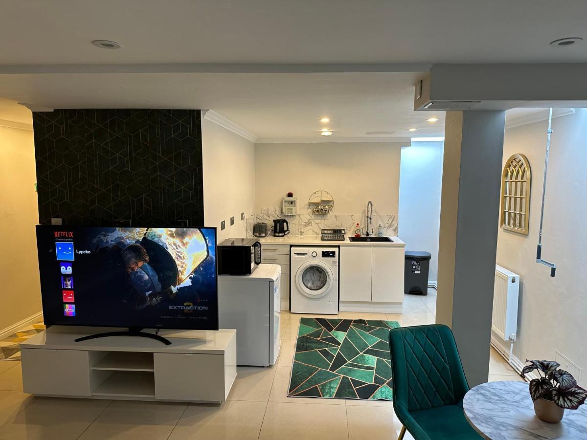 Luxury Studio Apartment Harrow on the Hill Екстер'єр фото