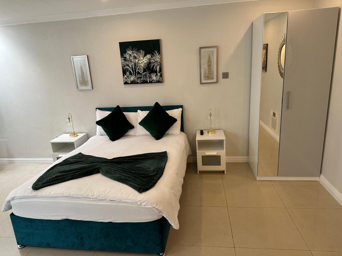 Luxury Studio Apartment Harrow on the Hill Екстер'єр фото