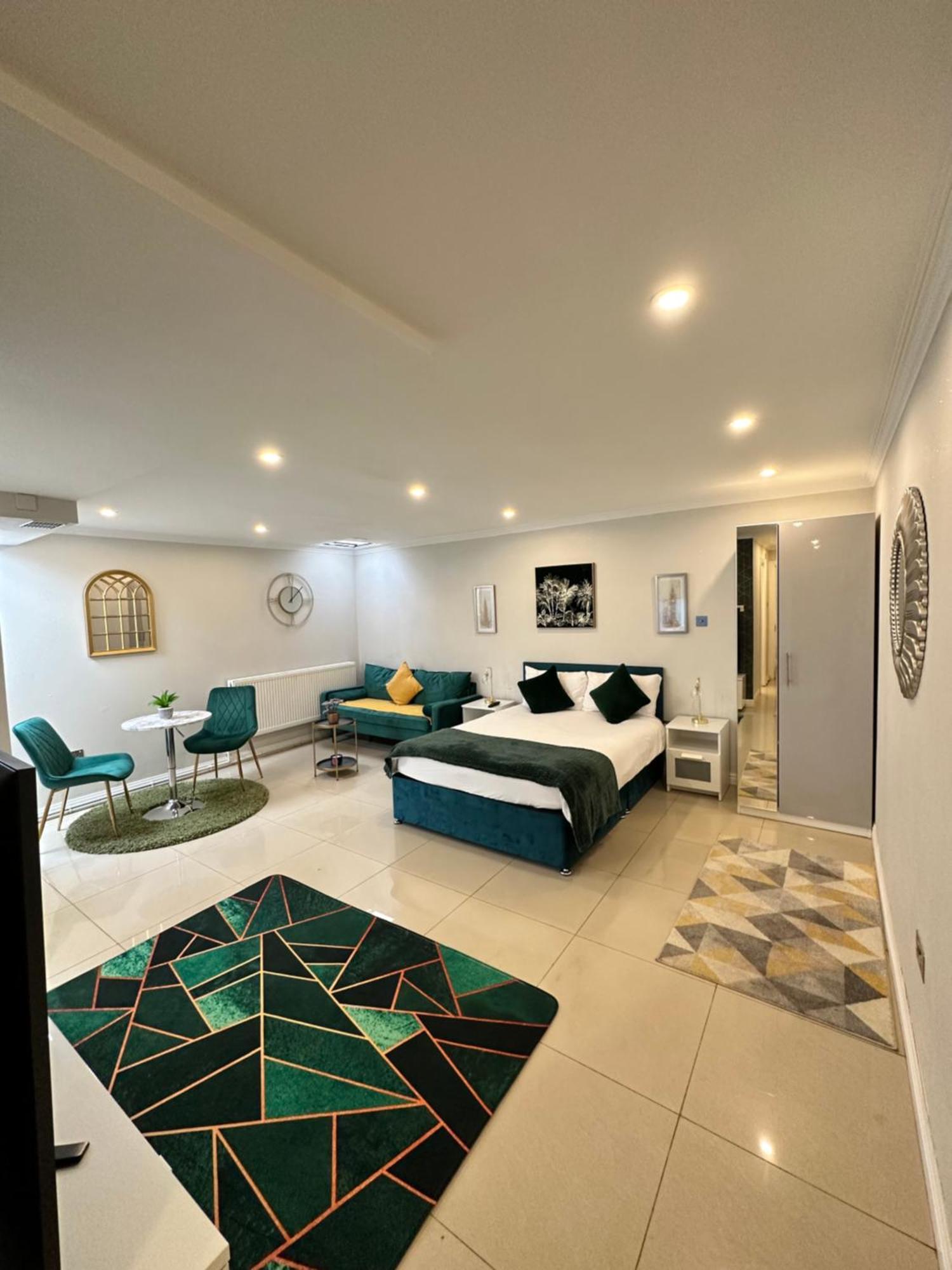 Luxury Studio Apartment Harrow on the Hill Екстер'єр фото