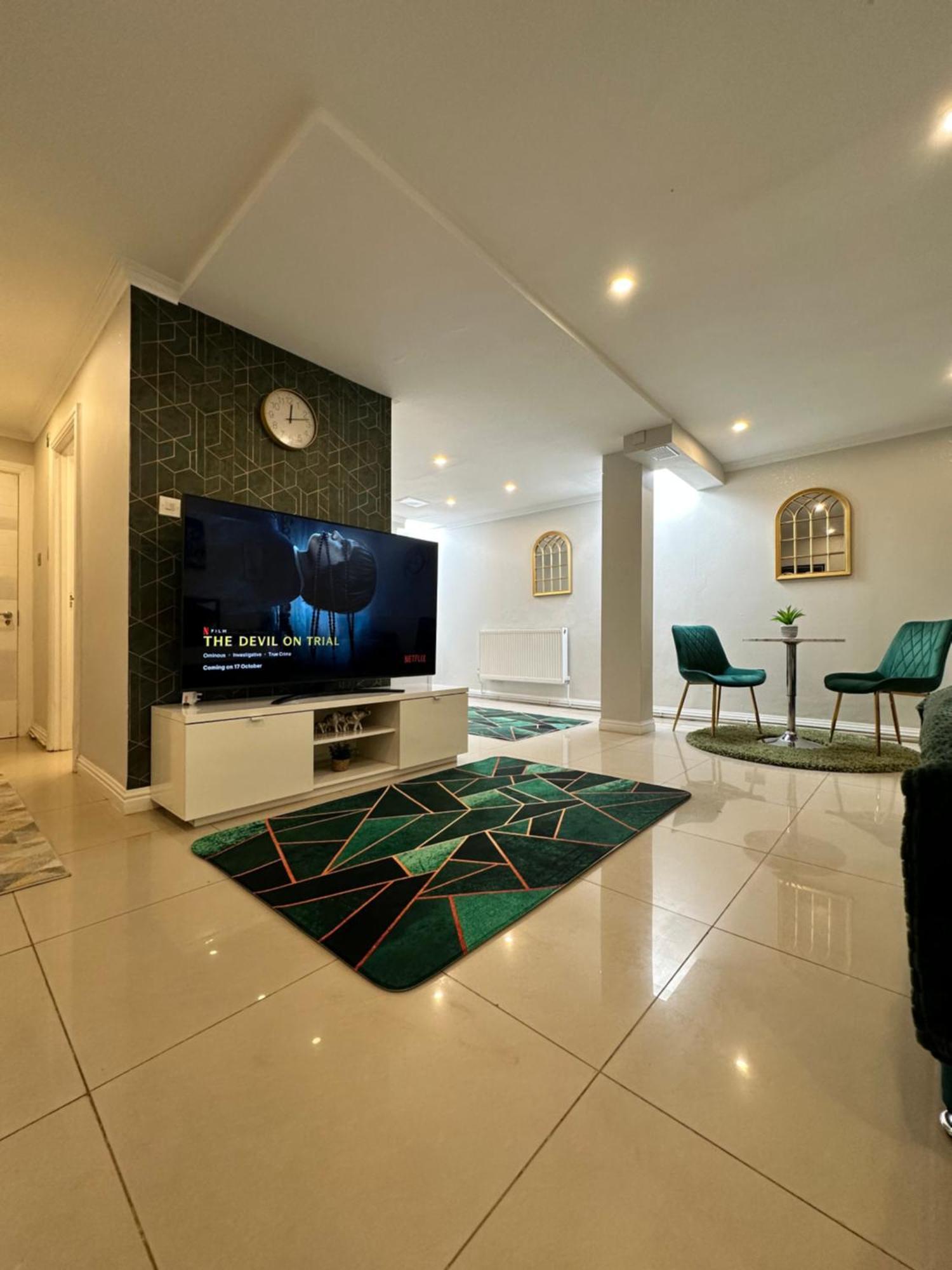 Luxury Studio Apartment Harrow on the Hill Екстер'єр фото