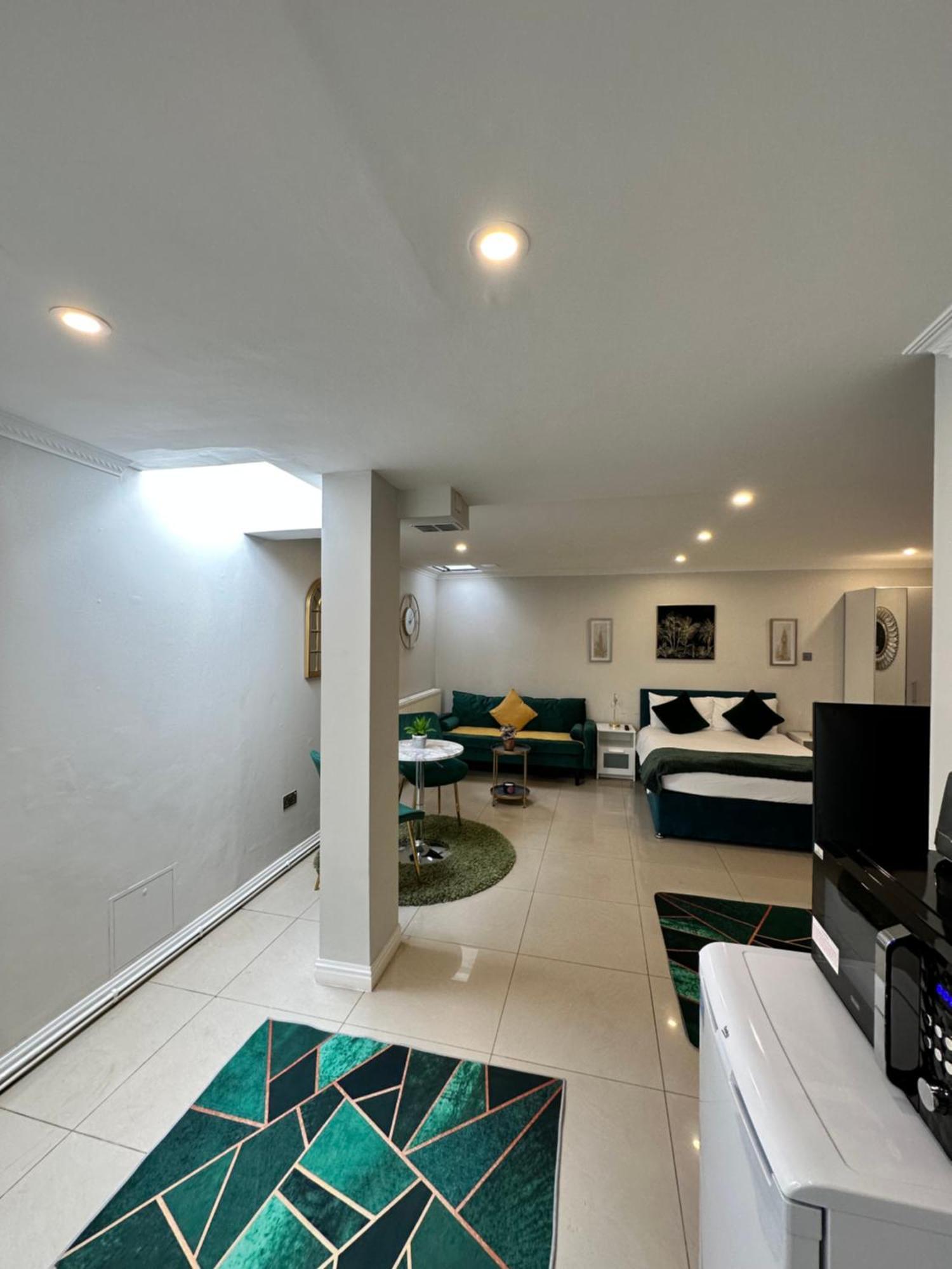 Luxury Studio Apartment Harrow on the Hill Екстер'єр фото