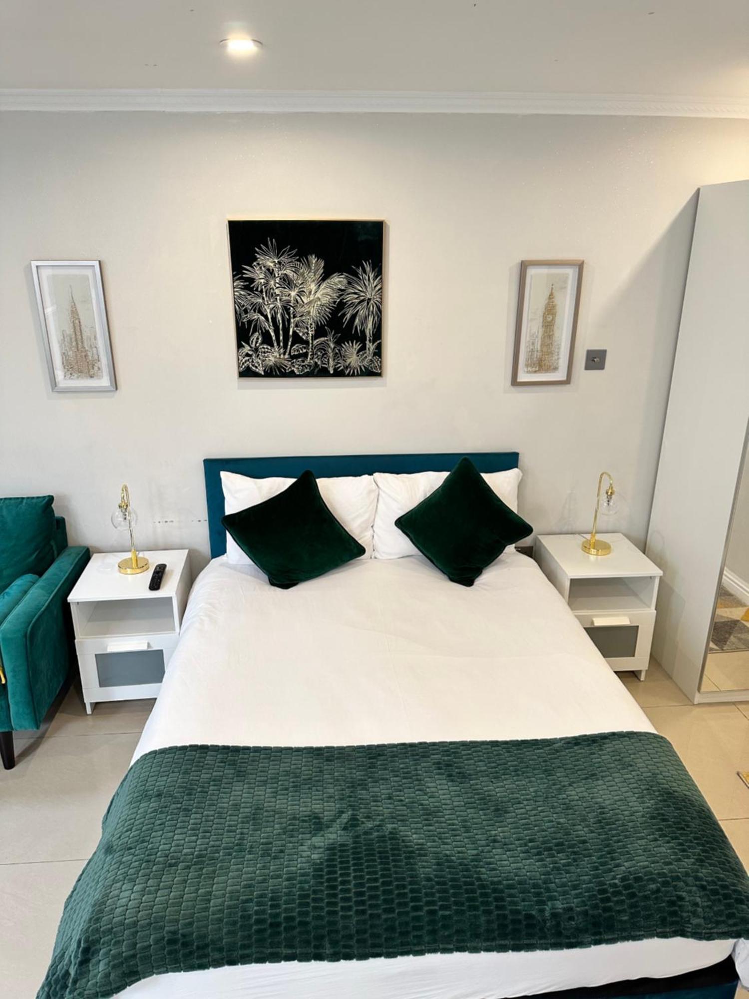 Luxury Studio Apartment Harrow on the Hill Екстер'єр фото
