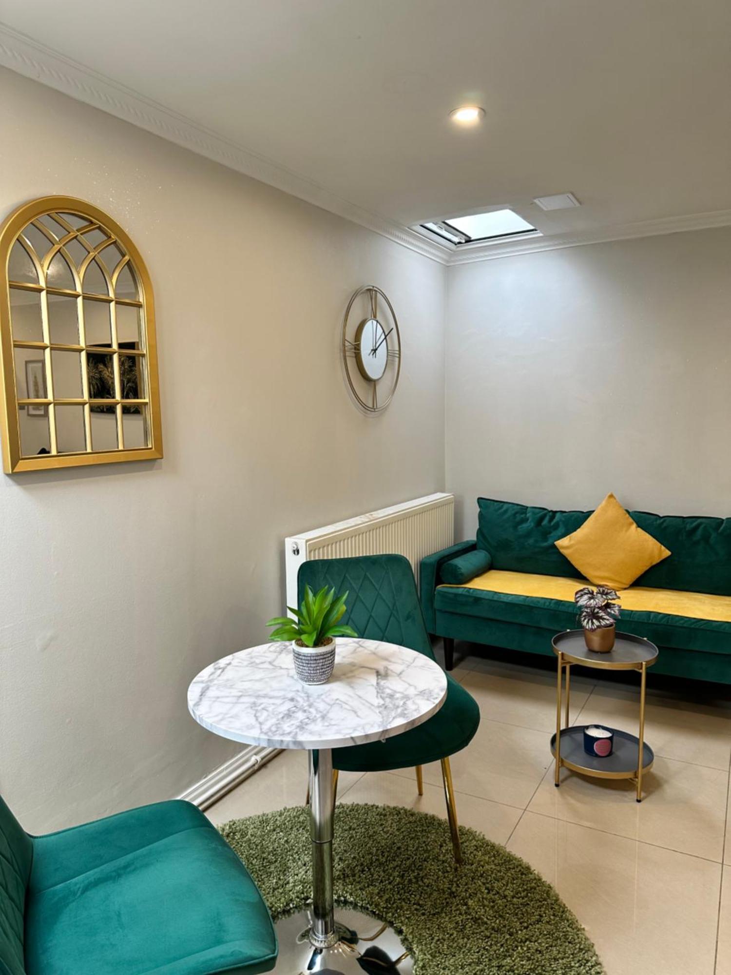 Luxury Studio Apartment Harrow on the Hill Екстер'єр фото