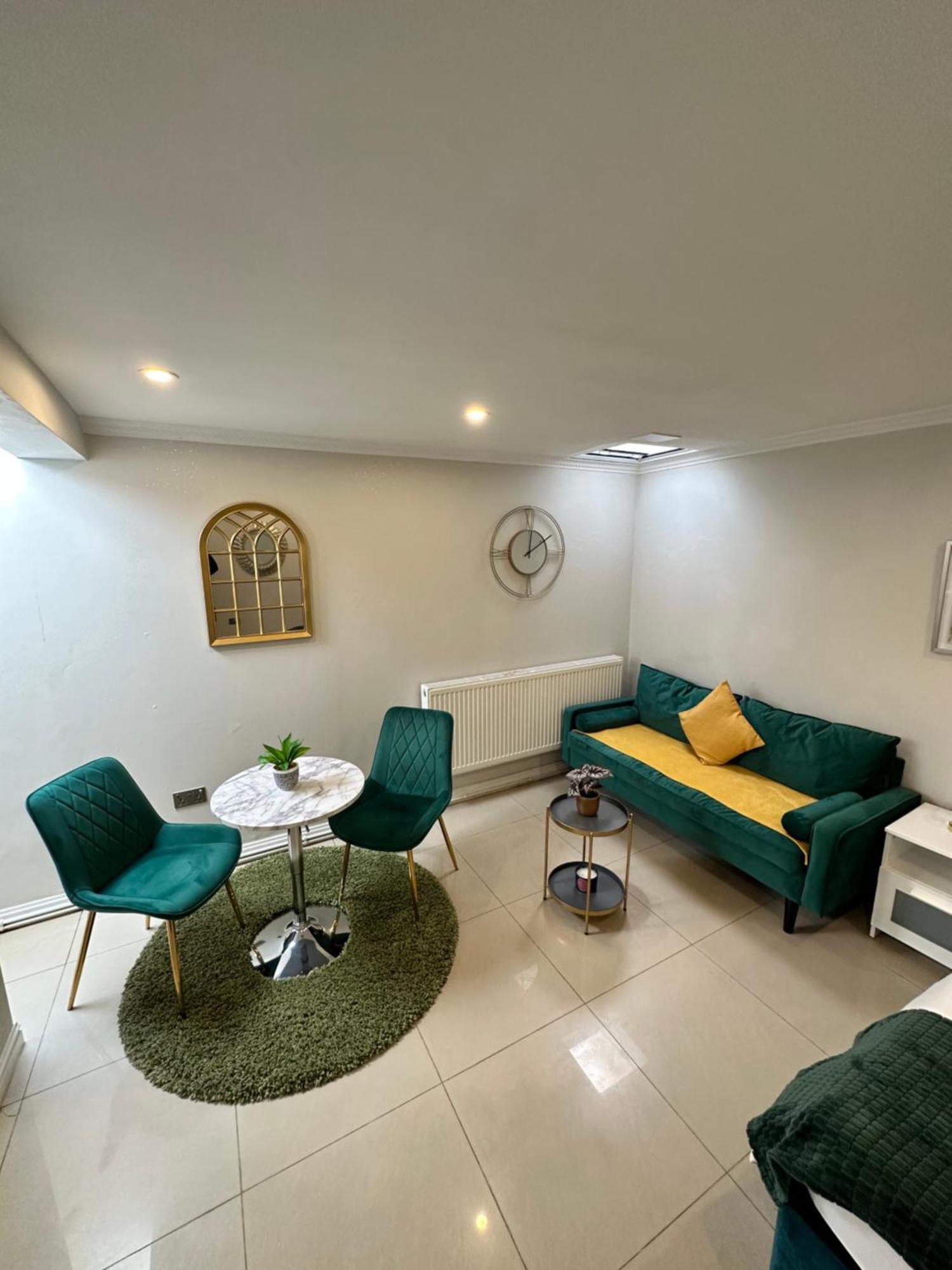 Luxury Studio Apartment Harrow on the Hill Екстер'єр фото