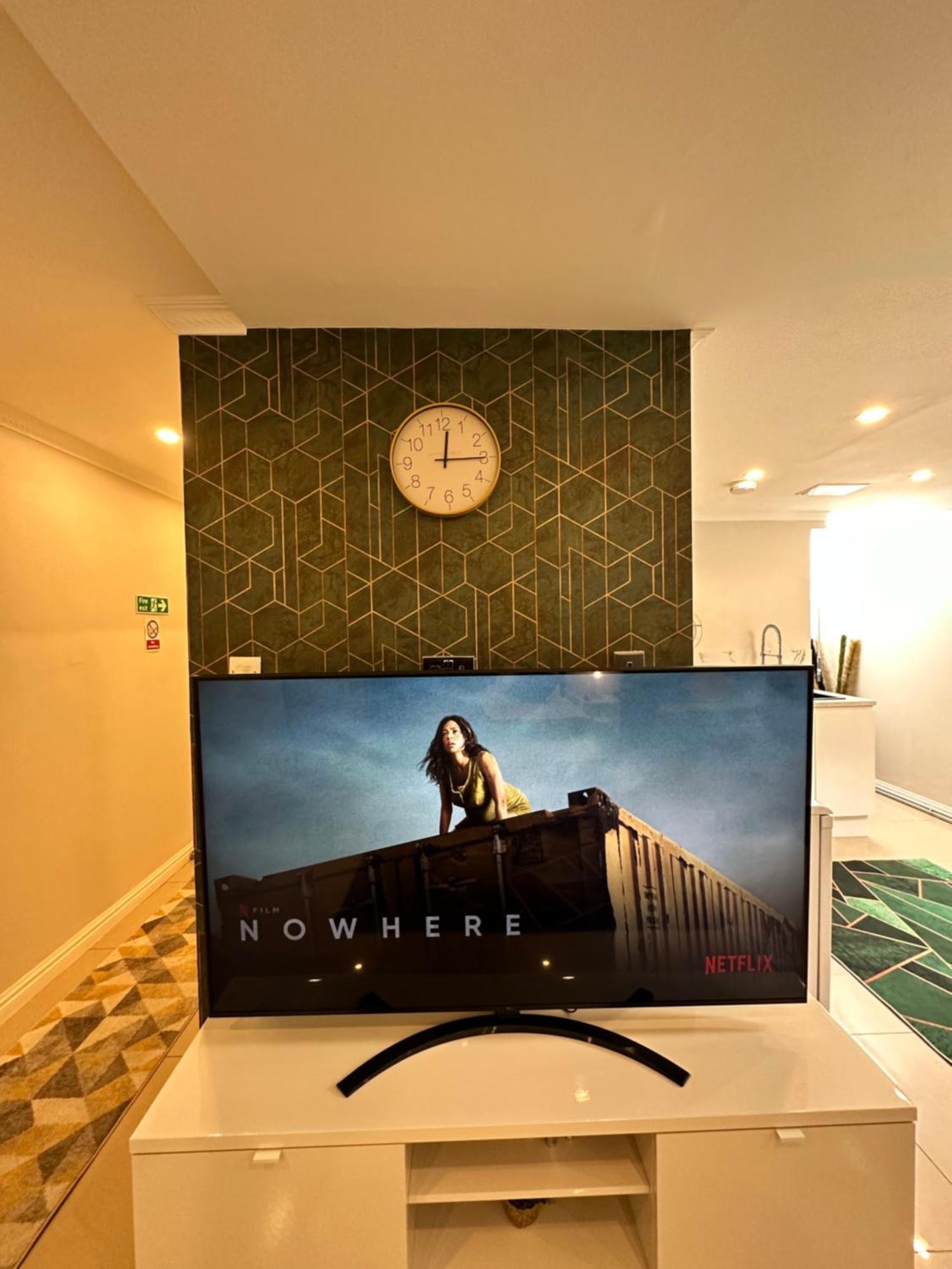 Luxury Studio Apartment Harrow on the Hill Екстер'єр фото