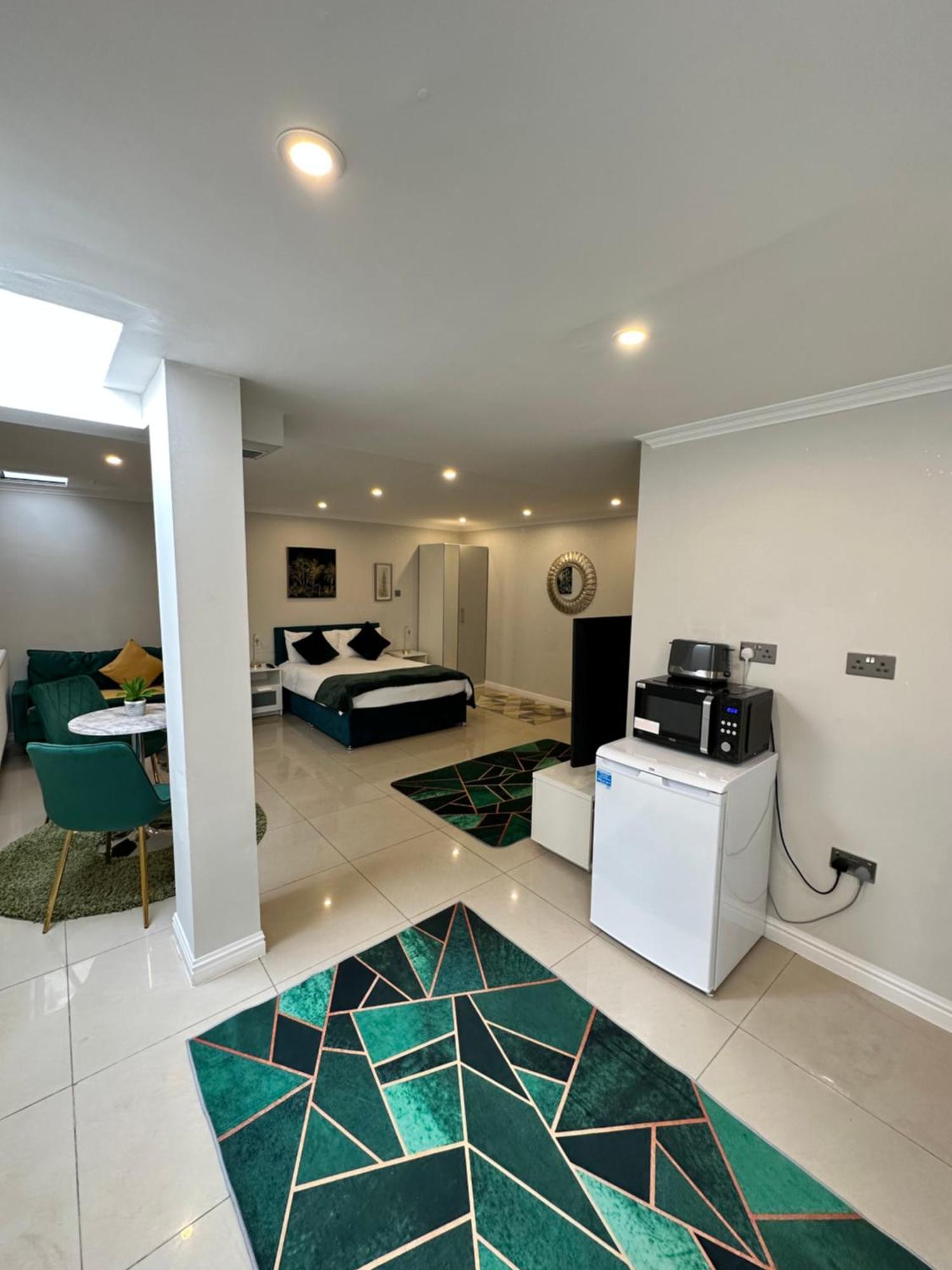 Luxury Studio Apartment Harrow on the Hill Екстер'єр фото