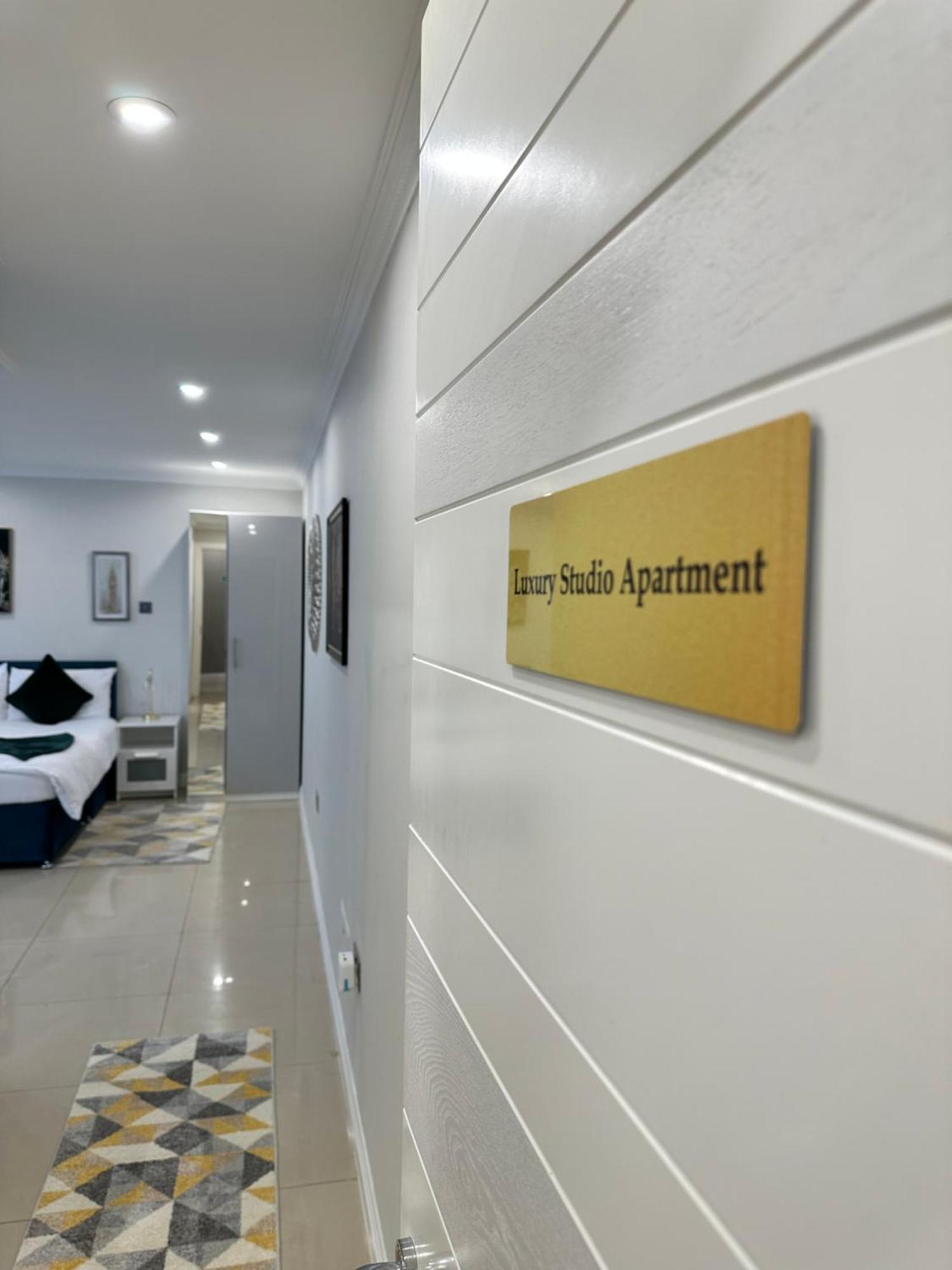 Luxury Studio Apartment Harrow on the Hill Екстер'єр фото