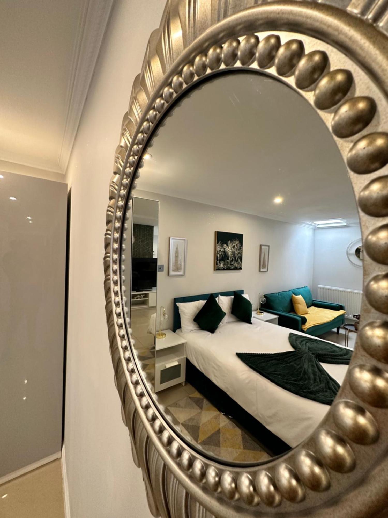 Luxury Studio Apartment Harrow on the Hill Екстер'єр фото