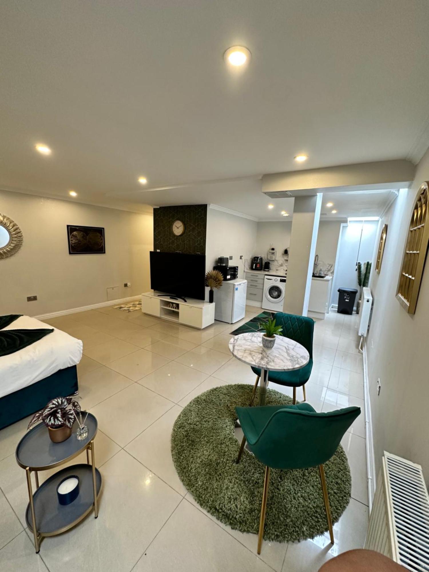 Luxury Studio Apartment Harrow on the Hill Екстер'єр фото
