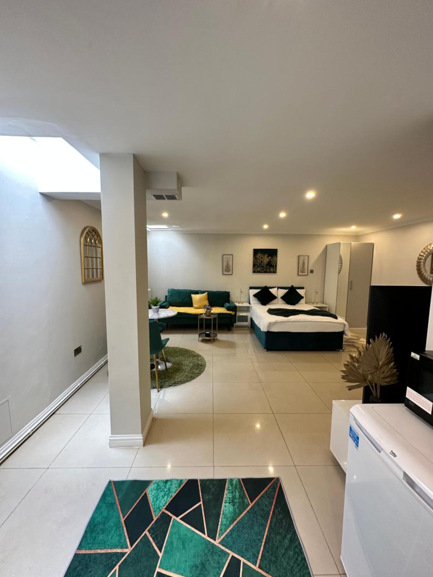 Luxury Studio Apartment Harrow on the Hill Екстер'єр фото