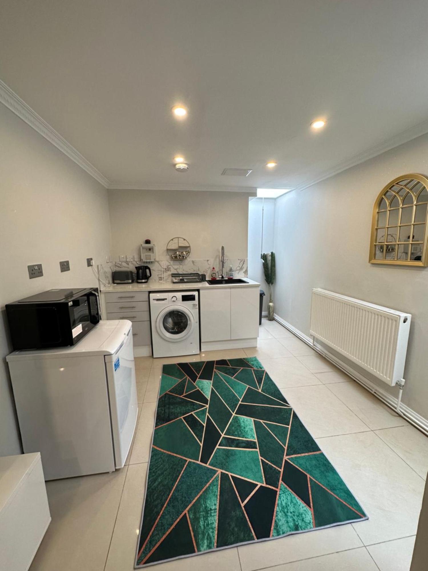 Luxury Studio Apartment Harrow on the Hill Екстер'єр фото