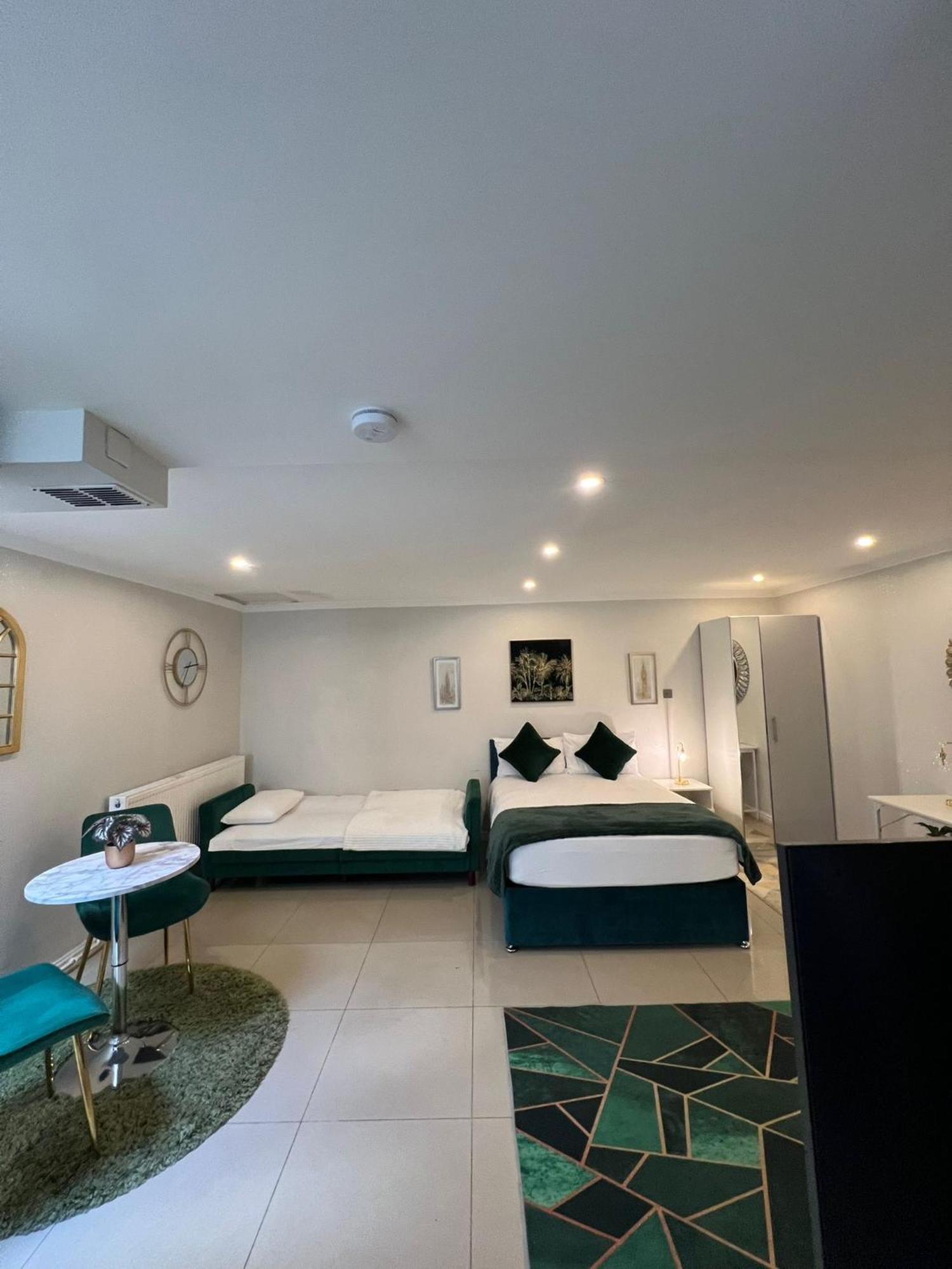 Luxury Studio Apartment Harrow on the Hill Екстер'єр фото