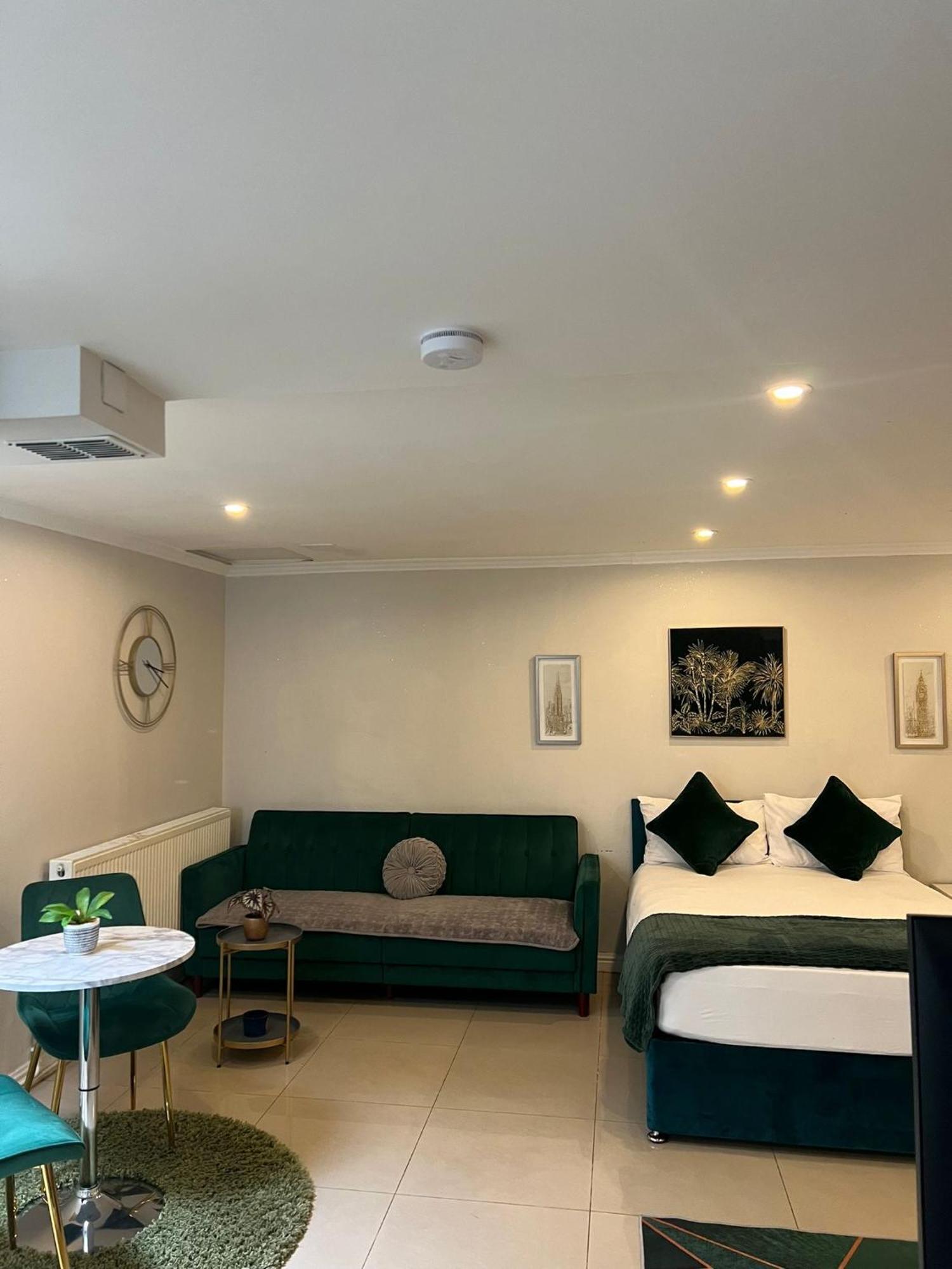 Luxury Studio Apartment Harrow on the Hill Екстер'єр фото